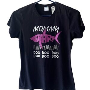 Black Mommy Shark T-Shirt